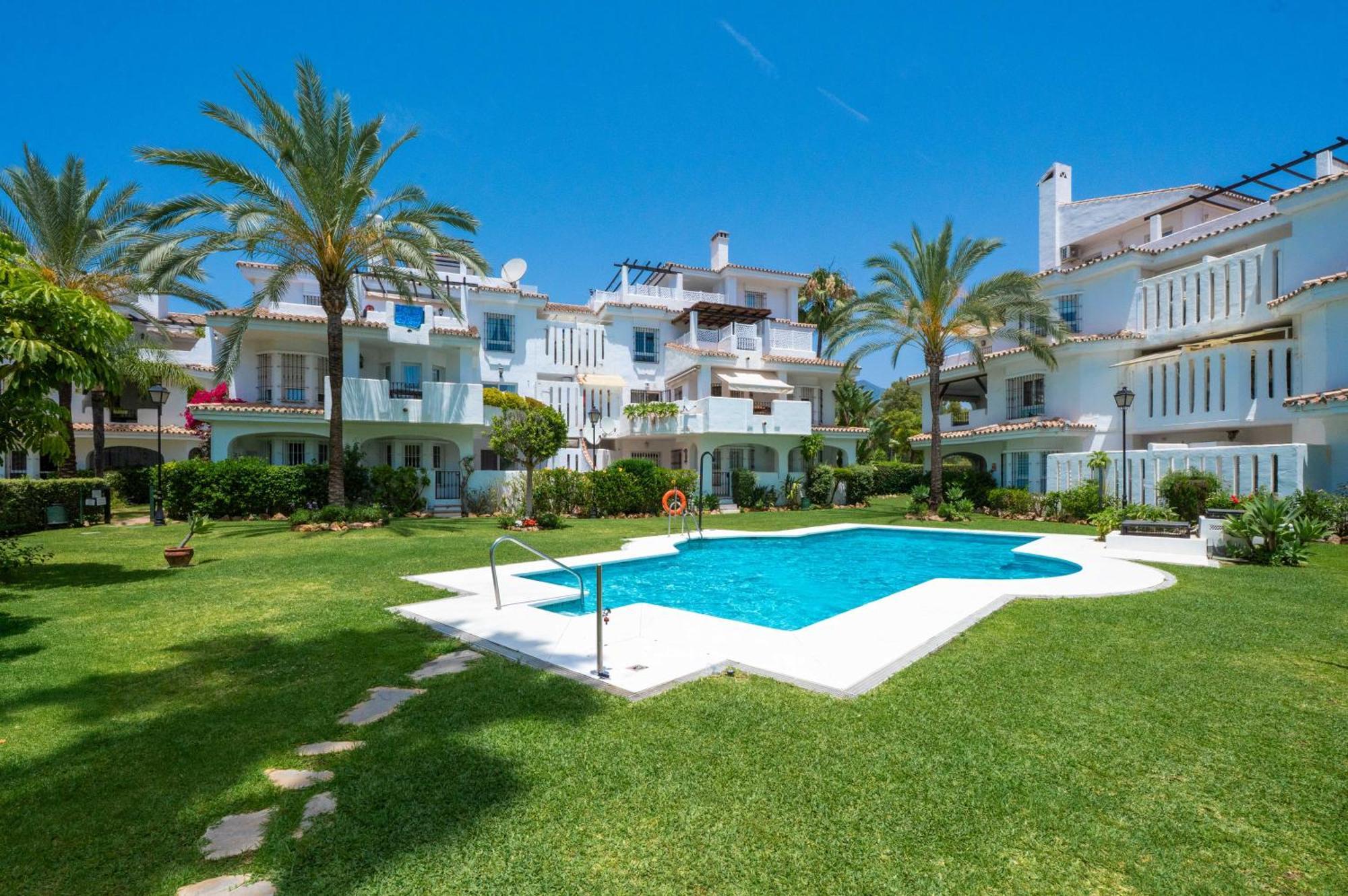 Naranjos Retreat Luz & Terra Apartment Marbella